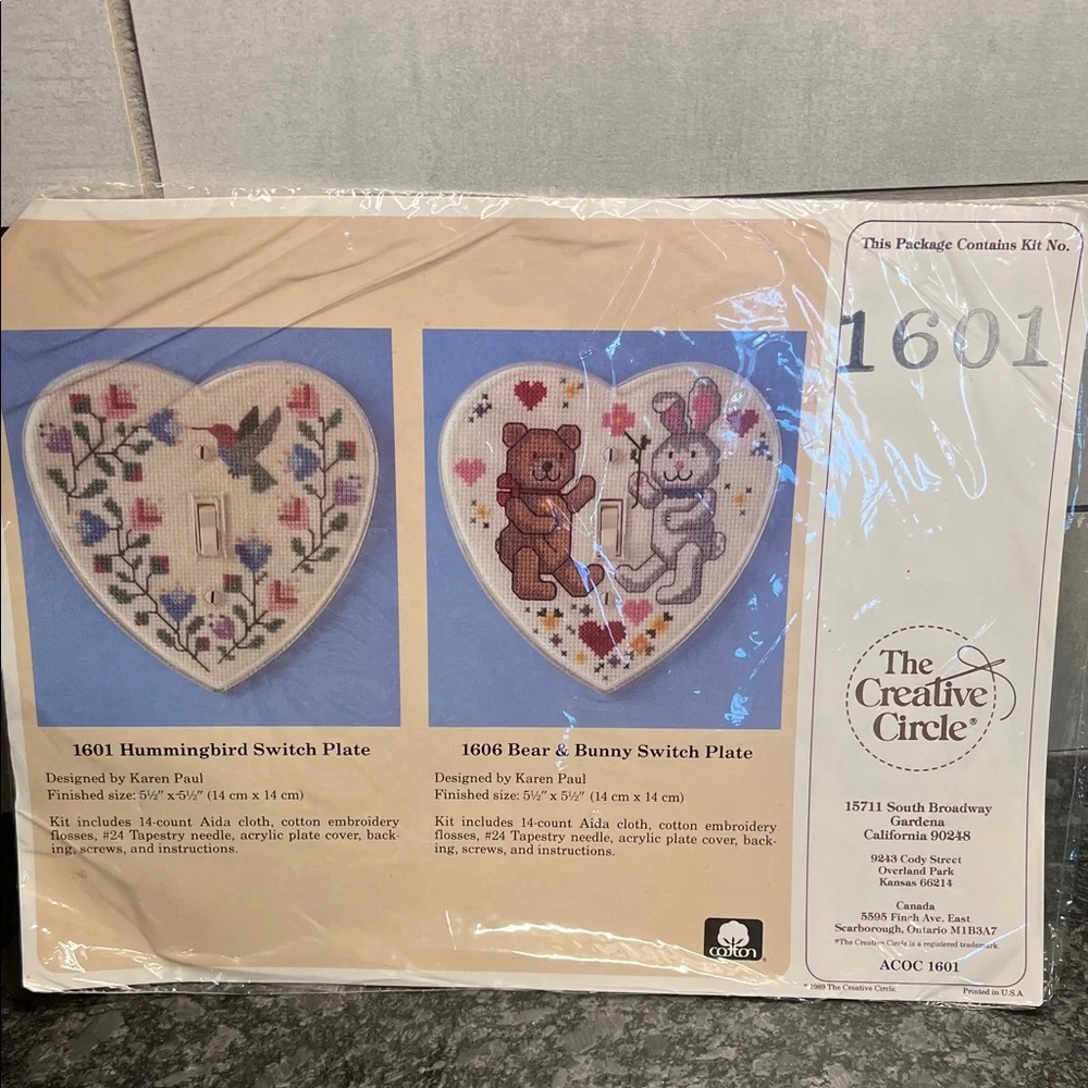 The Creative Coner Hummingbird heart switchplate. Needlepoint NWT